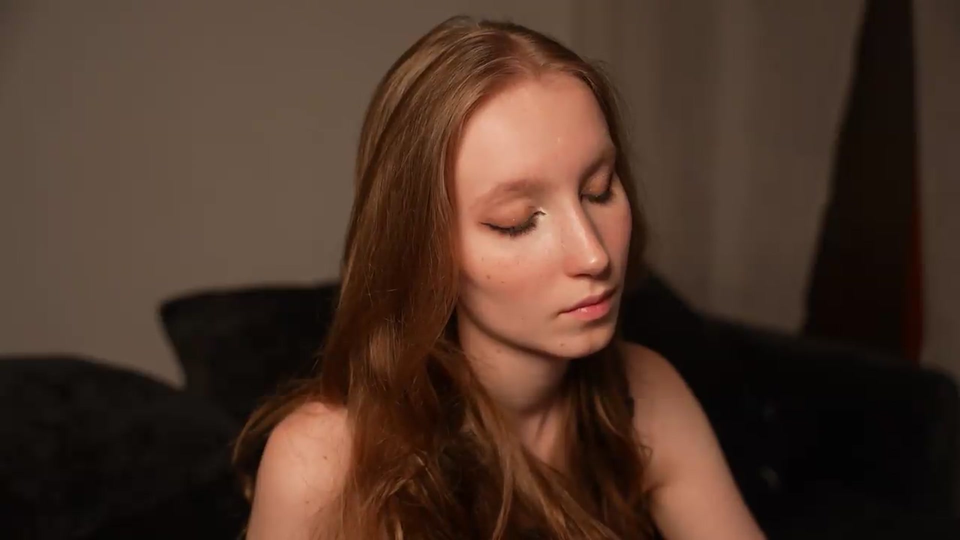 Gallery image thumbnail from Sw33t_g1rl's myfreecams stream on, 08/20/2026, 20:27 image 15 of 20
