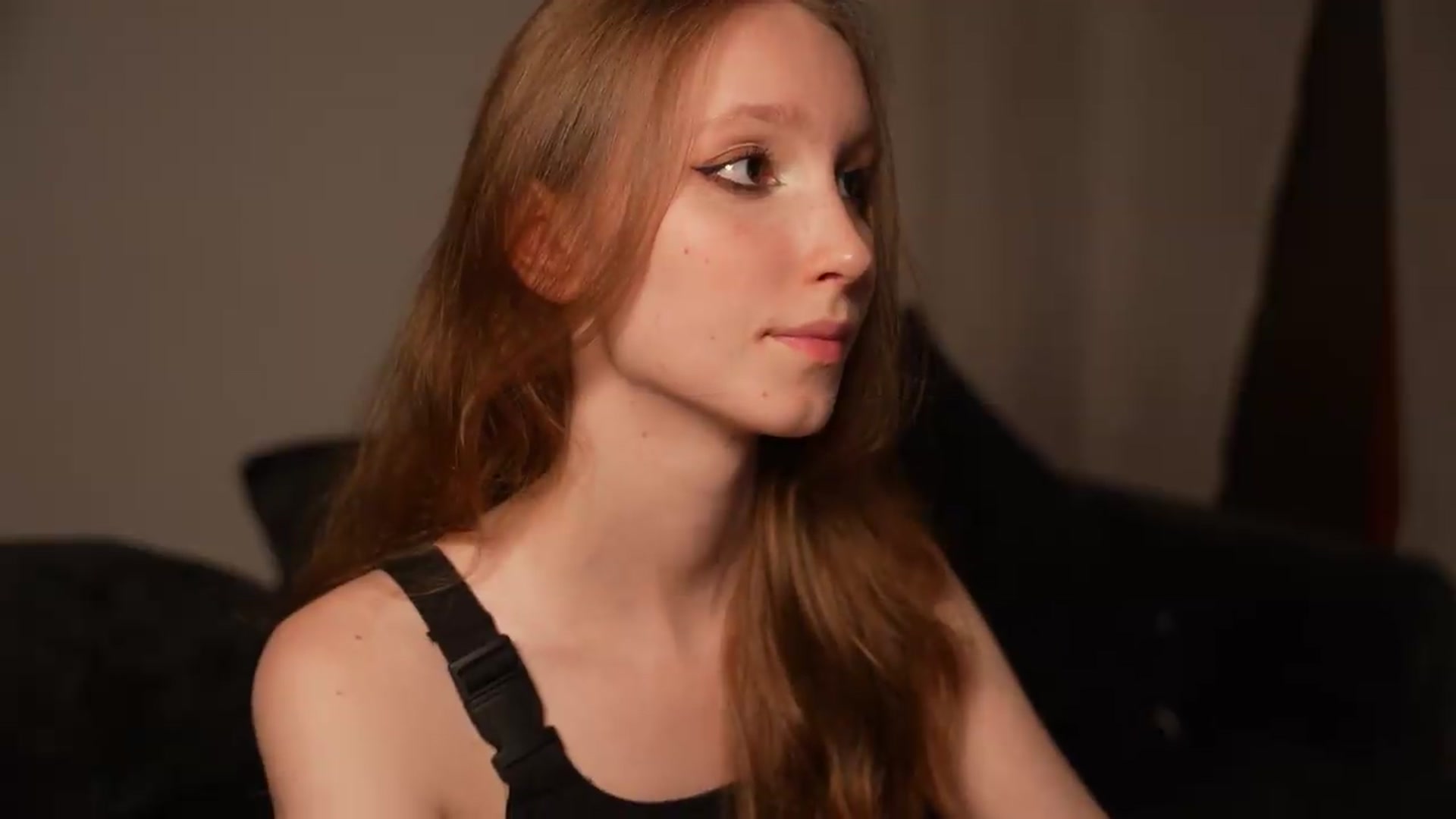 Gallery image thumbnail from Sw33t_g1rl's myfreecams stream on, 08/20/2026, 20:27 image 14 of 20
