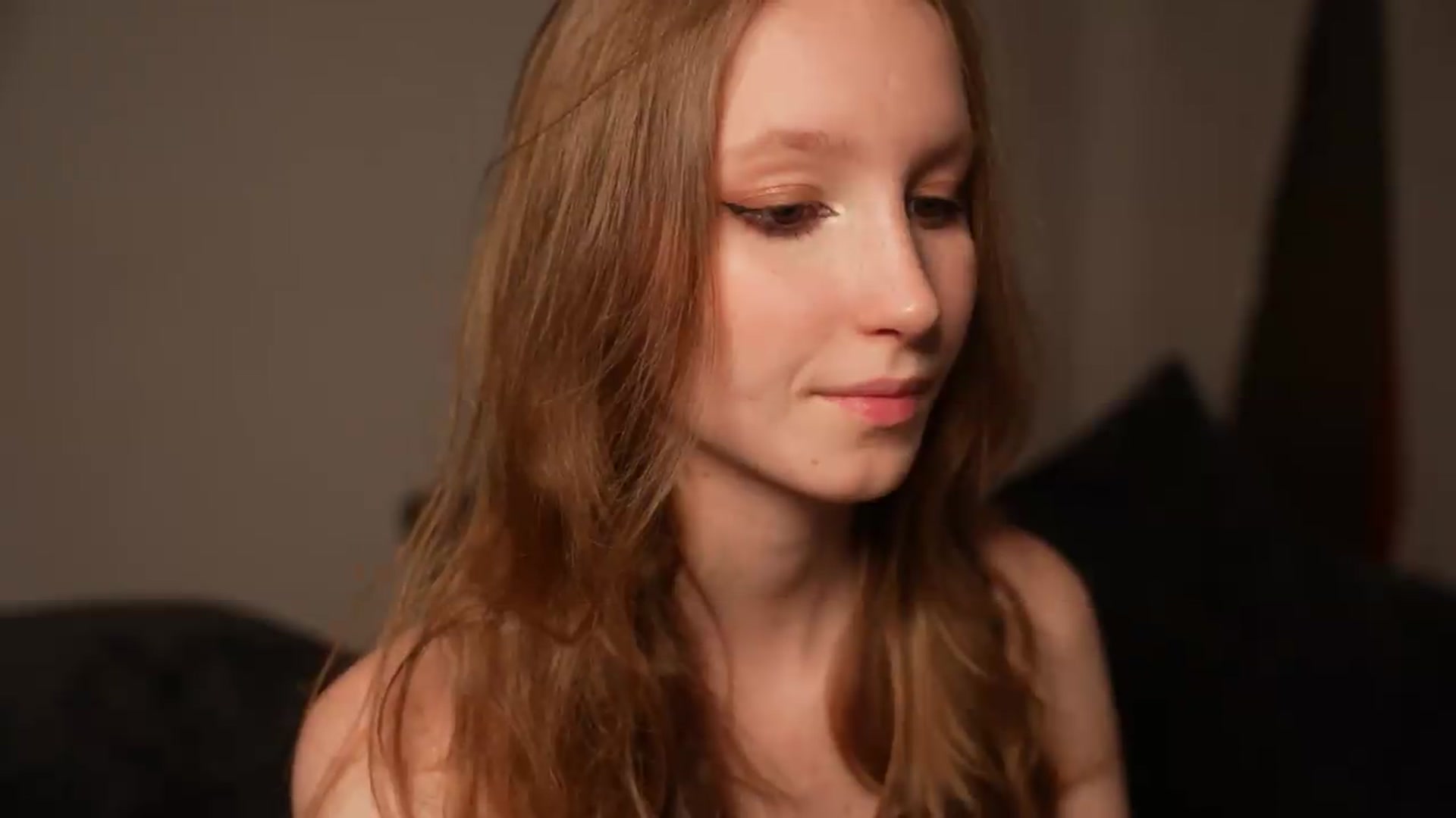 Gallery image thumbnail from Sw33t_g1rl's myfreecams stream on, 08/20/2026, 20:27 image 11 of 20