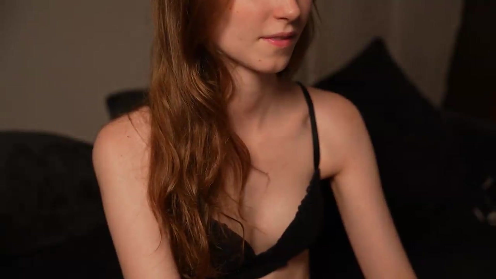 Gallery image thumbnail from Sw33t_g1rl's myfreecams stream on, 08/20/2026, 21:10 image 14 of 20