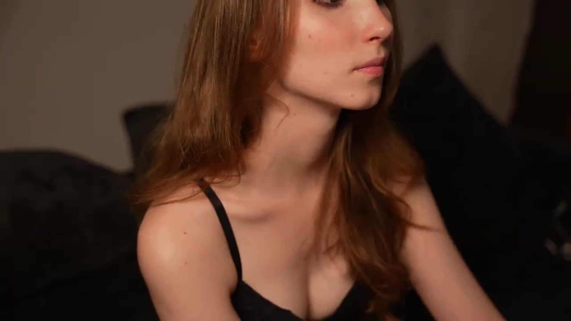 Gallery image thumbnail from Sw33t_g1rl's myfreecams stream on, 08/20/2026, 21:10 image 8 of 20