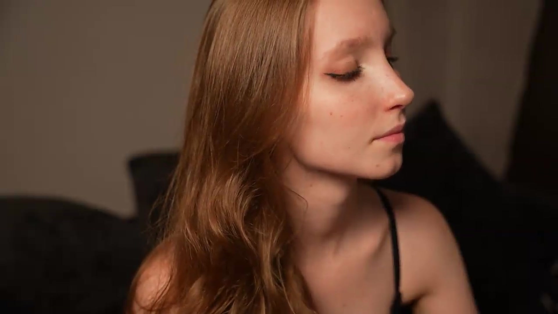 Gallery image thumbnail from Sw33t_g1rl's myfreecams stream on, 08/20/2026, 21:10 image 15 of 20