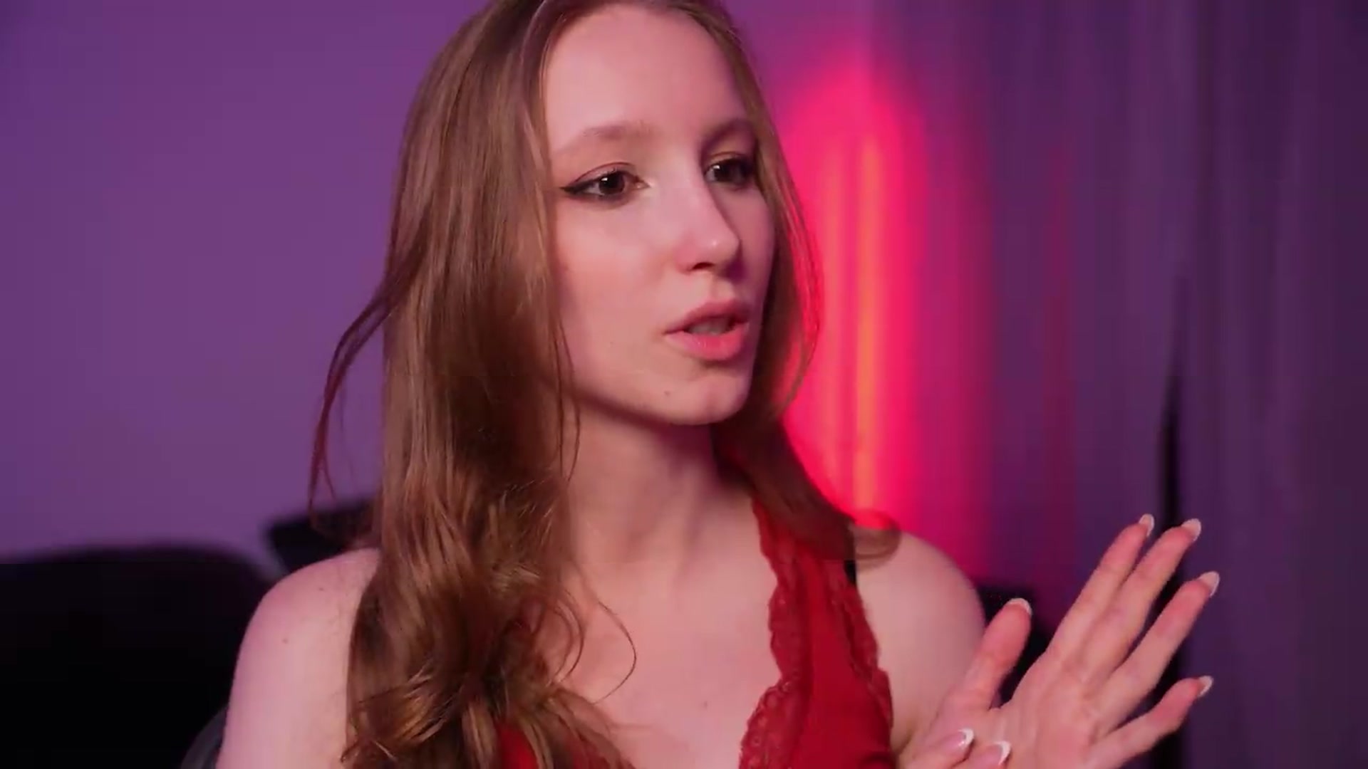 Gallery image thumbnail from Sw33t_g1rl's myfreecams stream on, 08/21/2026, 19:09 image 4 of 20