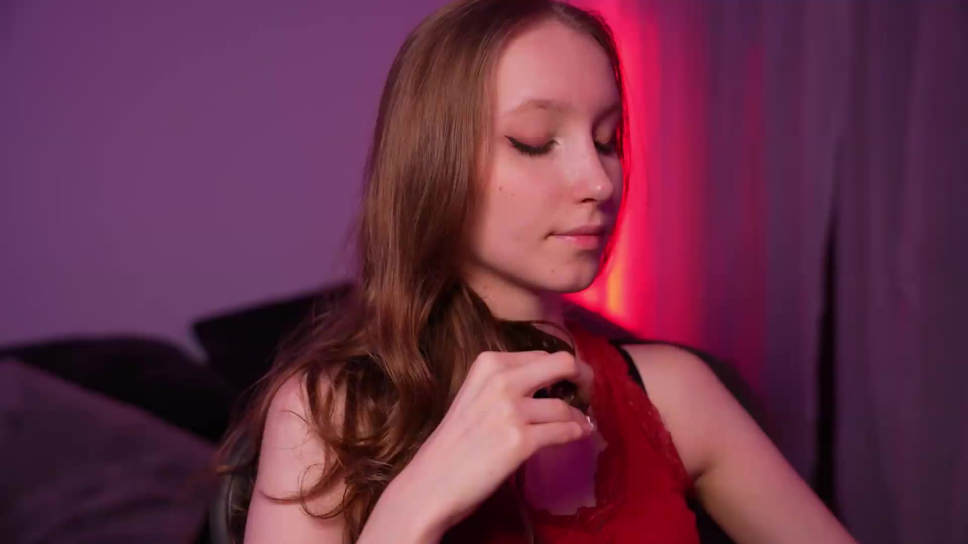 Gallery image thumbnail from Sw33t_g1rl's myfreecams stream on, 08/21/2026, 19:09 image 19 of 20