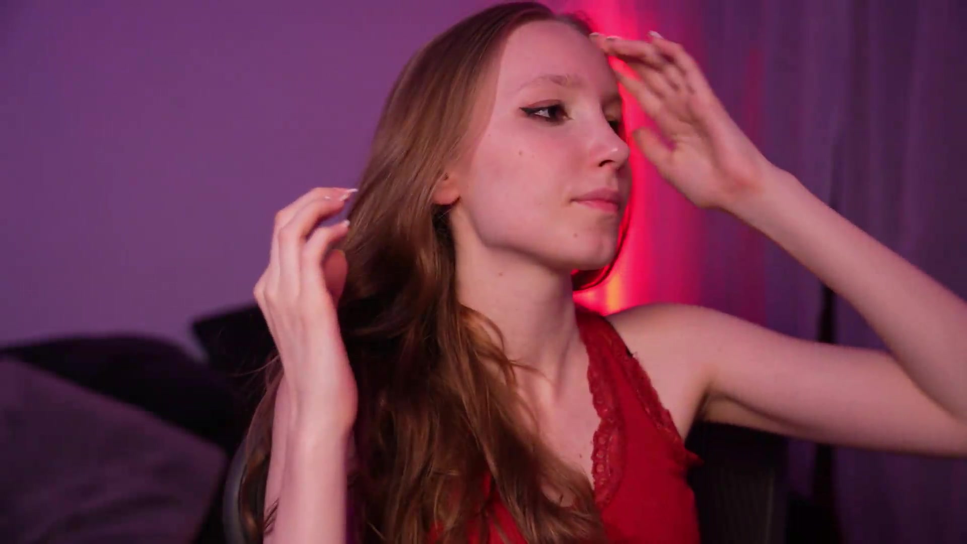 Gallery image thumbnail from Sw33t_g1rl's myfreecams stream on, 08/21/2026, 19:09 image 14 of 20