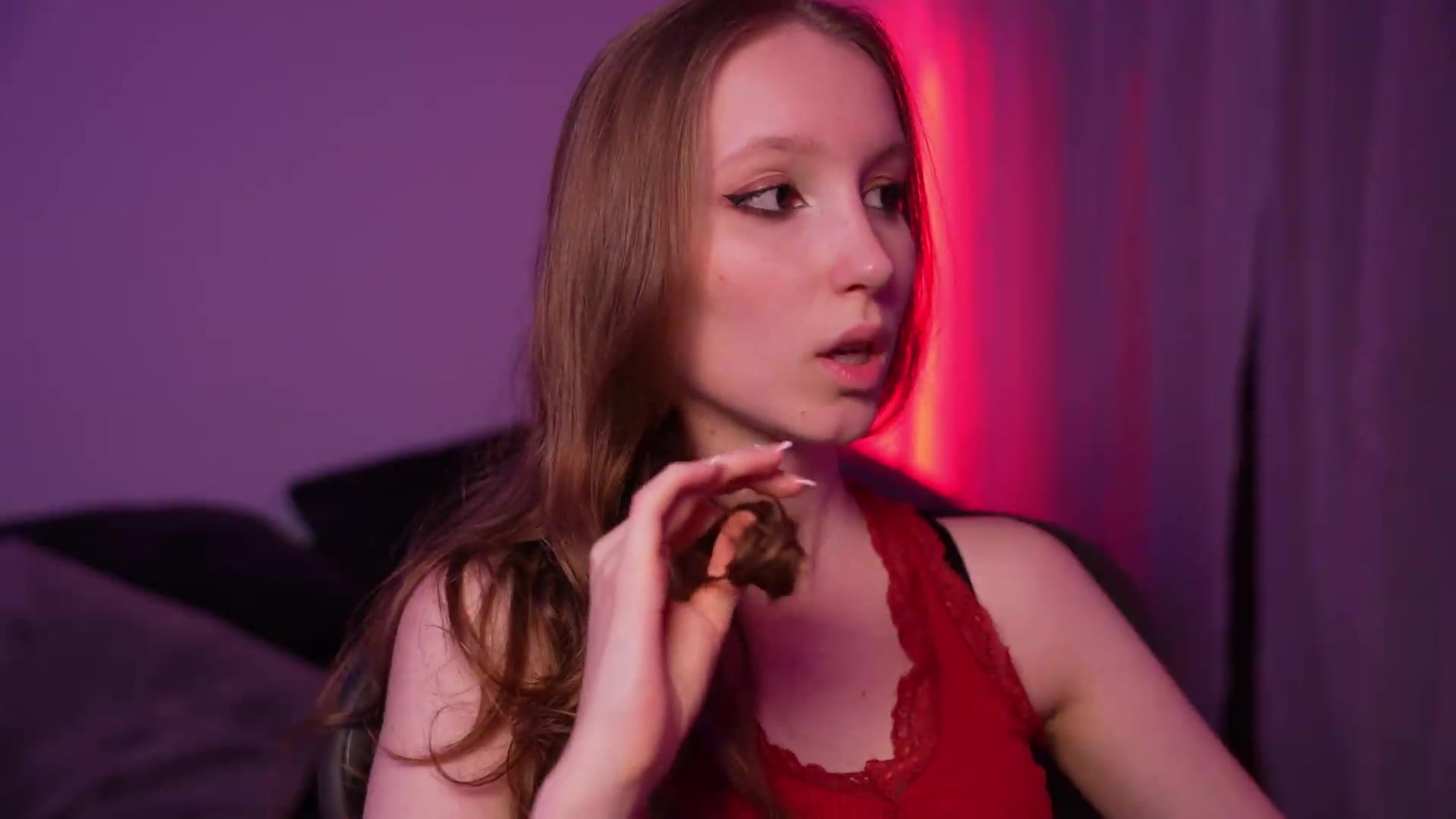 Gallery image thumbnail from Sw33t_g1rl's myfreecams stream on, 08/21/2026, 19:09 image 20 of 20
