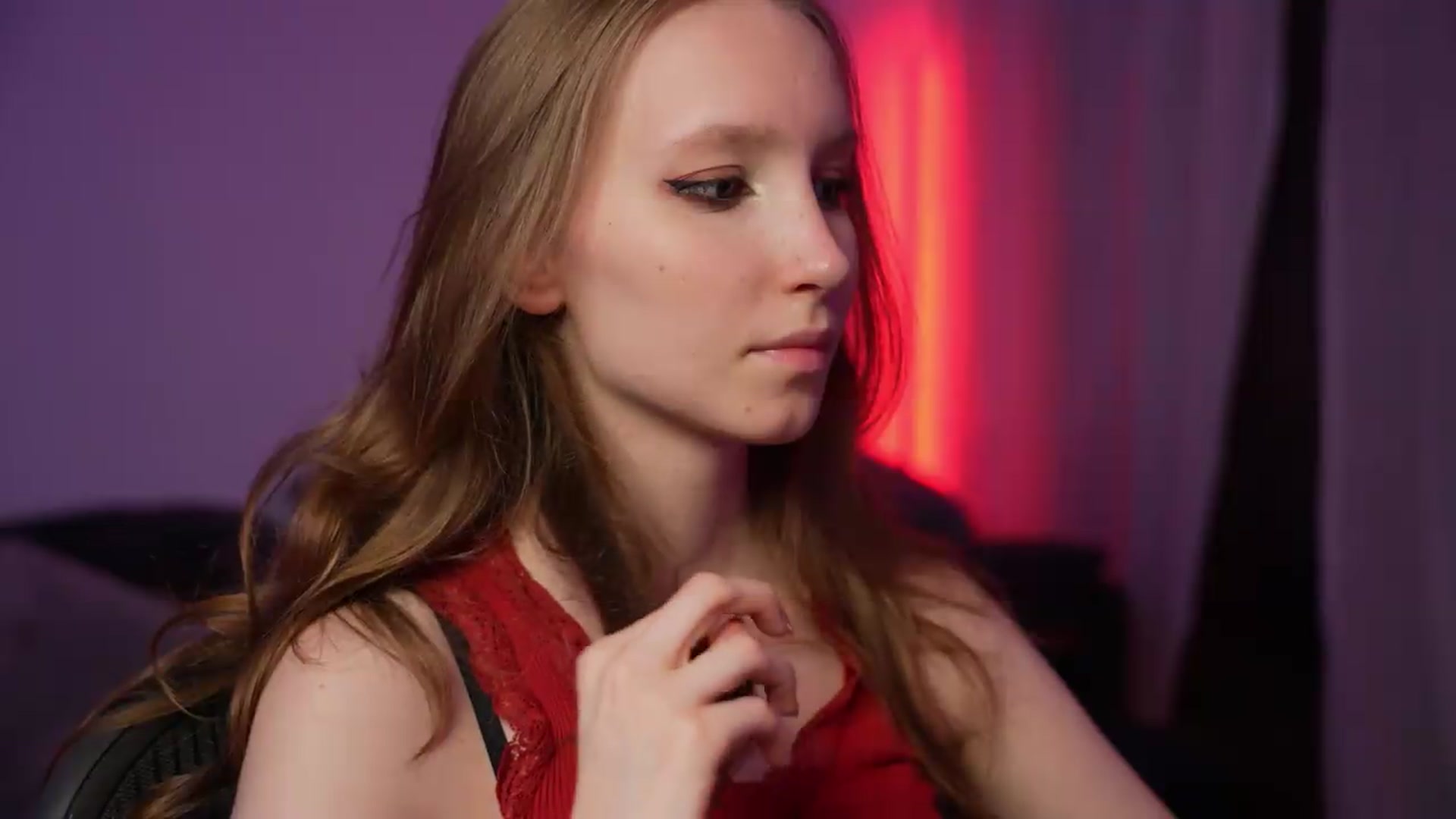 Gallery image thumbnail from Sw33t_g1rl's myfreecams stream on, 08/21/2026, 20:07 image 19 of 20