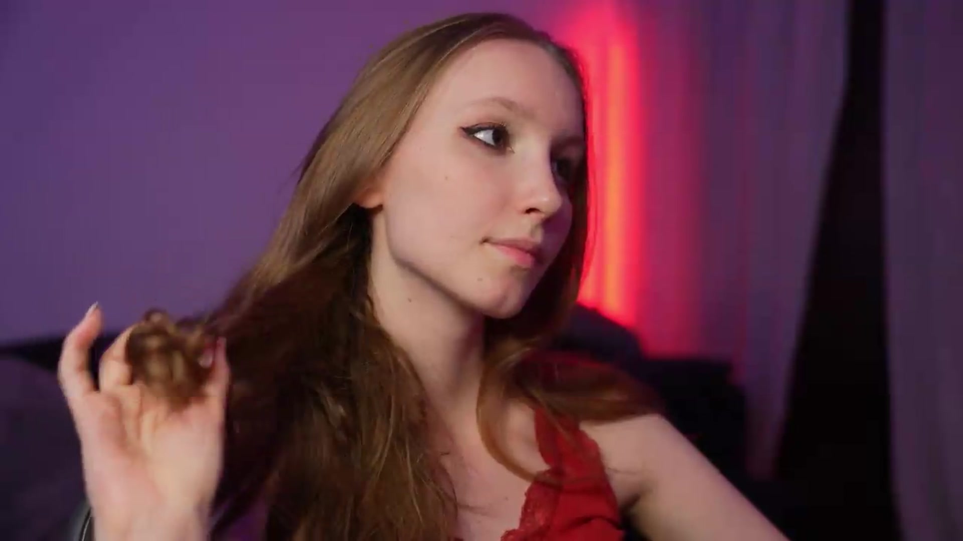 Gallery image thumbnail from Sw33t_g1rl's myfreecams stream on, 08/21/2026, 20:07 image 8 of 20
