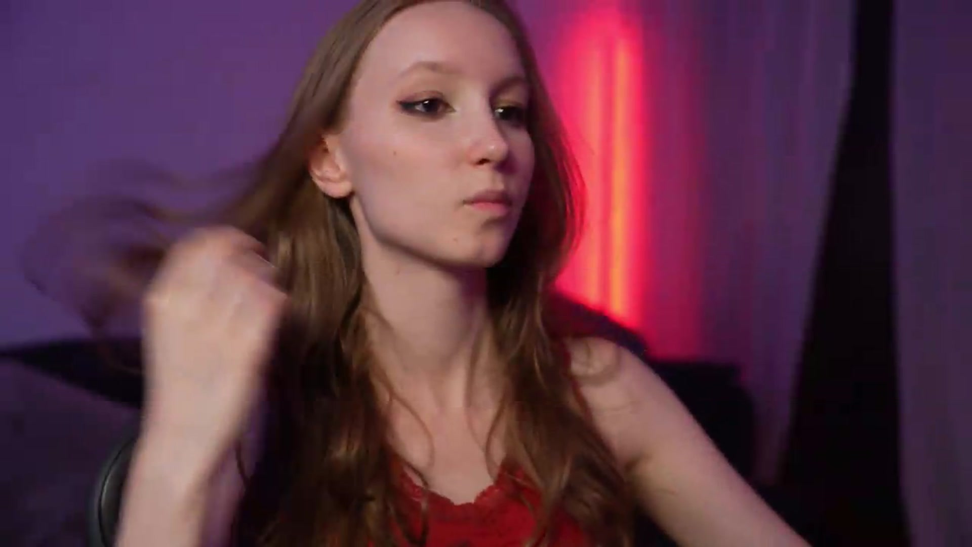 Gallery image thumbnail from Sw33t_g1rl's myfreecams stream on, 08/21/2026, 20:07 image 2 of 20