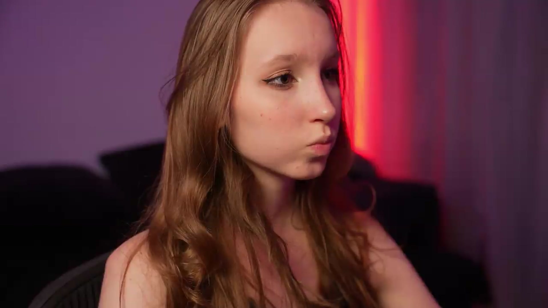 Gallery image thumbnail from Sw33t_g1rl's myfreecams stream on, 08/22/2026, 20:22 image 10 of 20