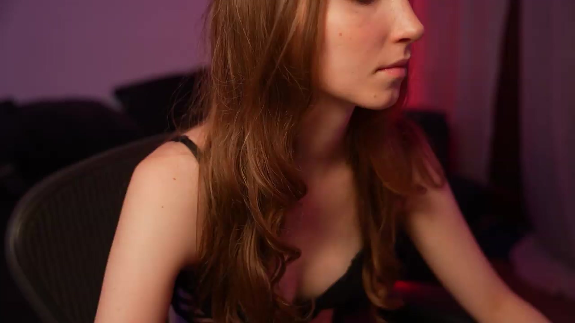 Gallery image thumbnail from Sw33t_g1rl's myfreecams stream on, 08/22/2026, 22:08 image 19 of 20