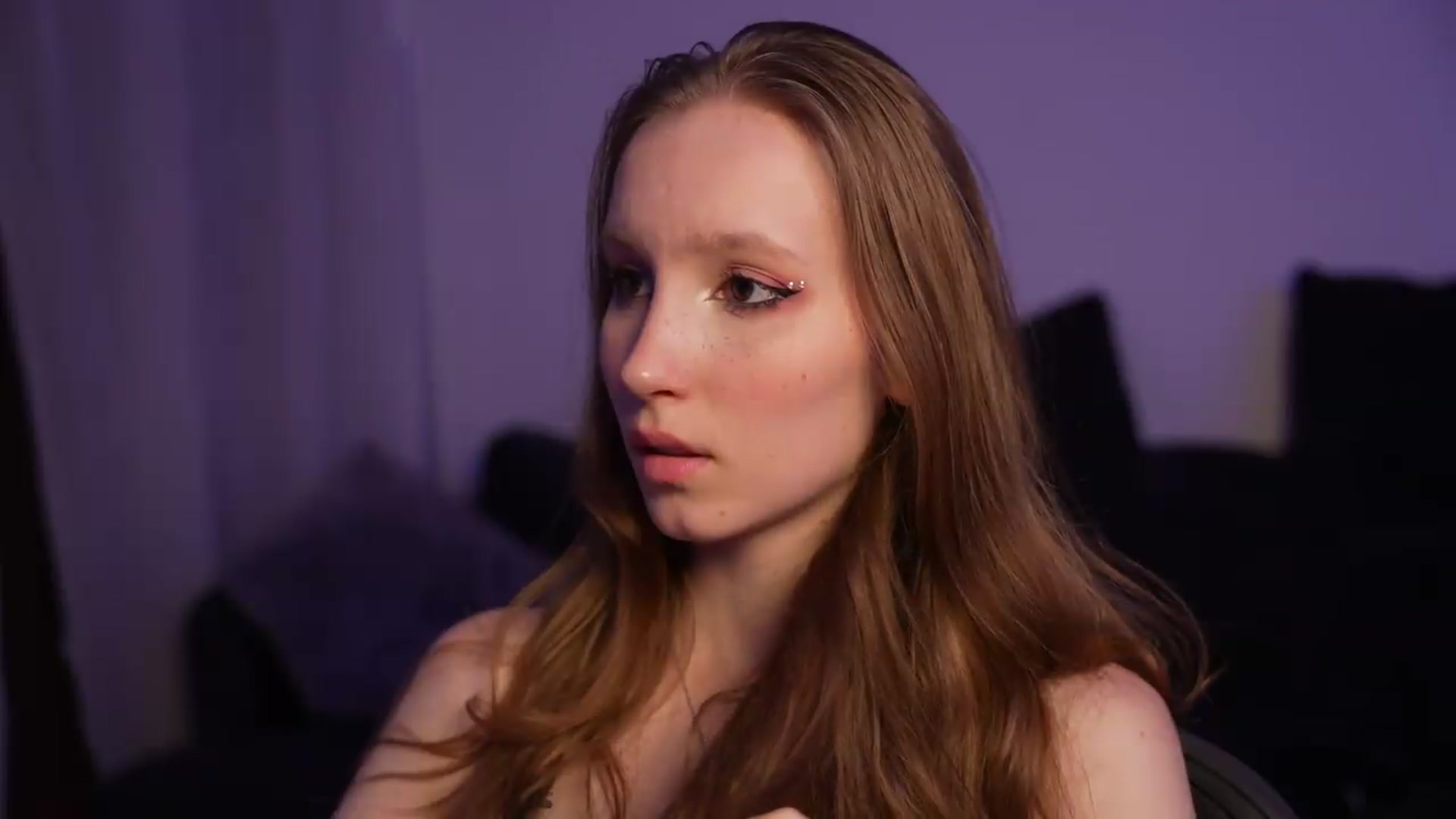 Gallery image thumbnail from Sw33t_g1rl's myfreecams stream on, 08/23/2026, 20:27 image 18 of 20