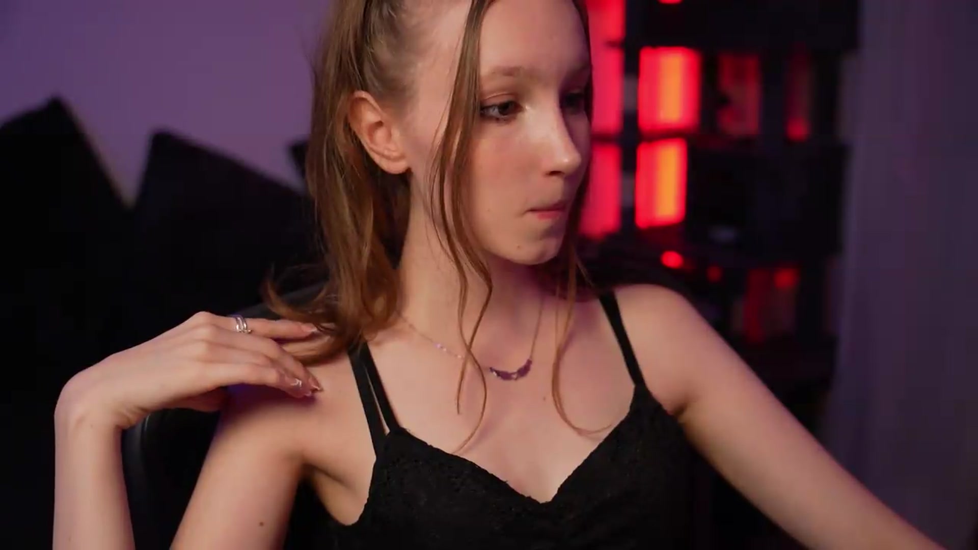 Gallery image thumbnail from Sw33t_g1rl's myfreecams stream on, 08/27/2026, 20:08 image 5 of 20