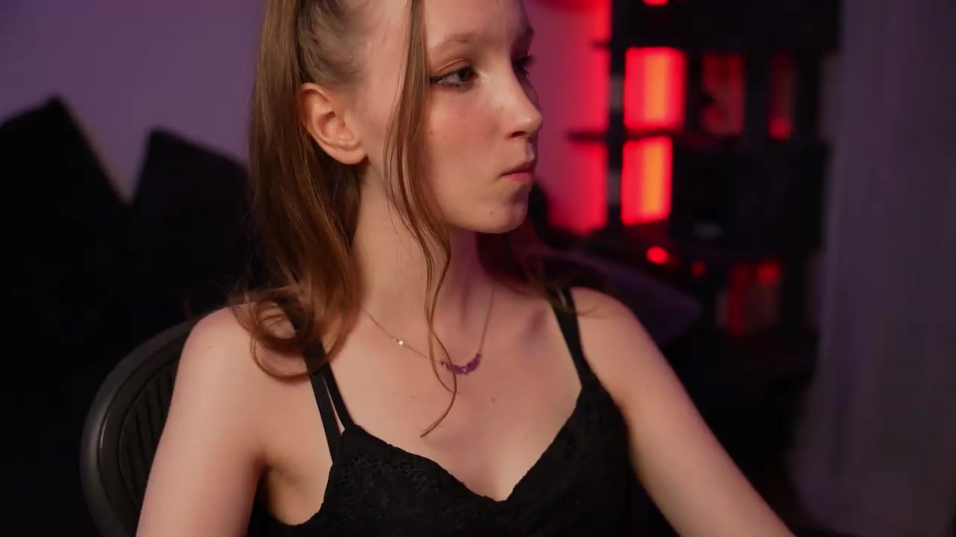 Gallery image thumbnail from Sw33t_g1rl's myfreecams stream on, 08/27/2026, 20:08 image 6 of 20