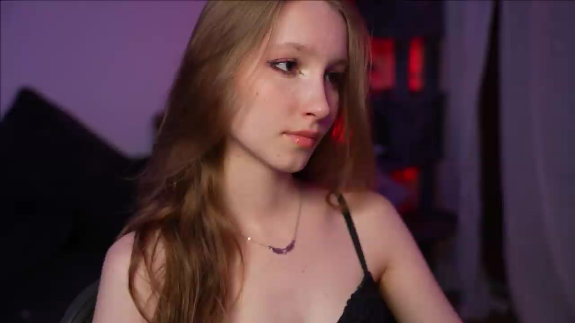Gallery image thumbnail from Sw33t_g1rl's myfreecams stream on, 08/28/2026, 19:43 image 17 of 20