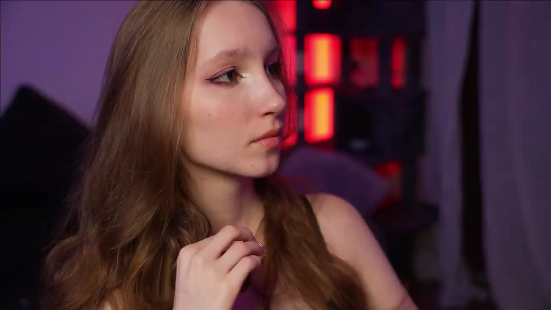 Gallery image thumbnail from Sw33t_g1rl's myfreecams stream on, 08/28/2026, 19:43 image 19 of 20