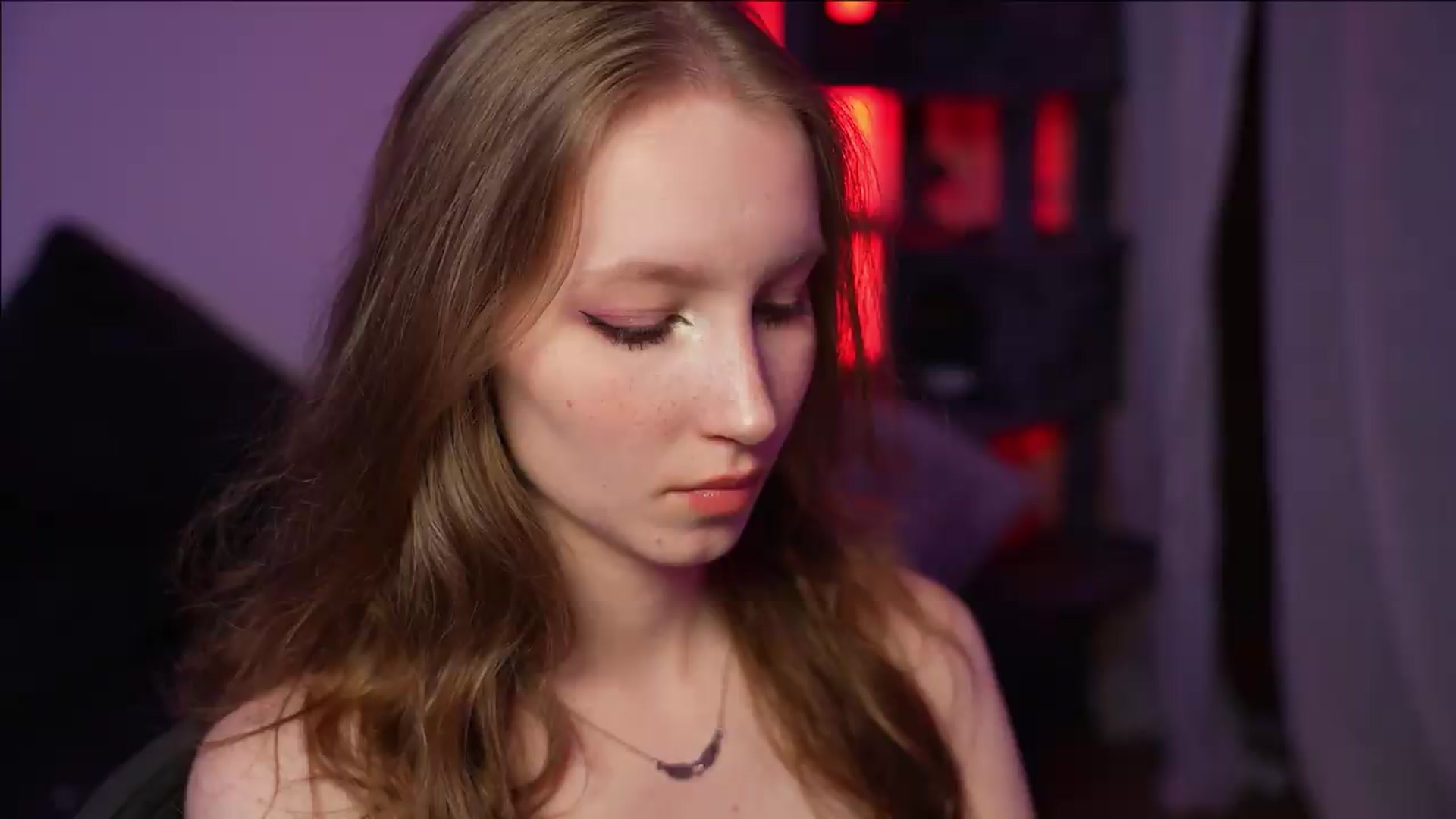 Gallery image thumbnail from Sw33t_g1rl's myfreecams stream on, 08/28/2026, 19:43 image 15 of 20