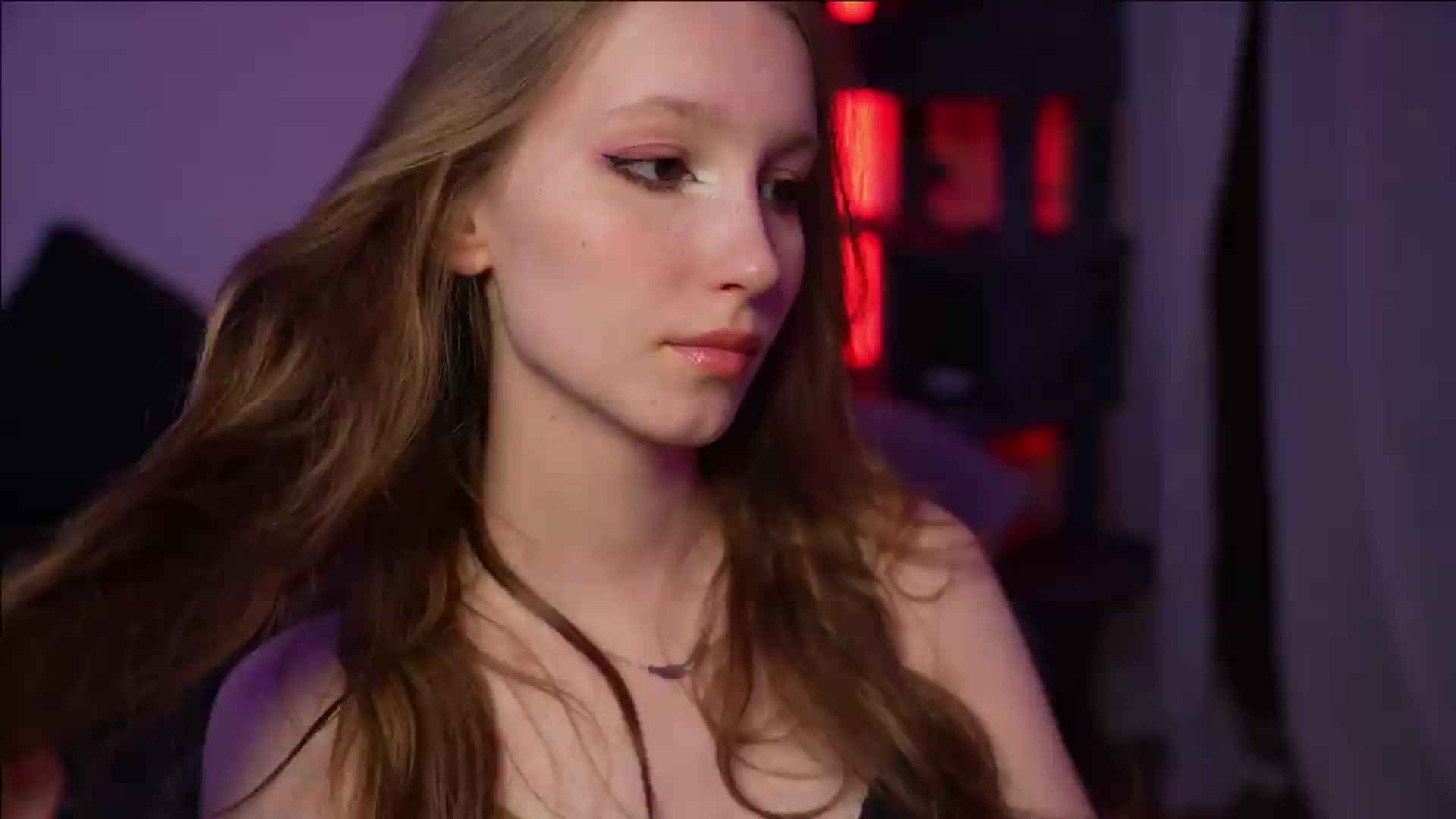 Gallery image thumbnail from Sw33t_g1rl's myfreecams stream on, 08/28/2026, 19:43 image 18 of 20