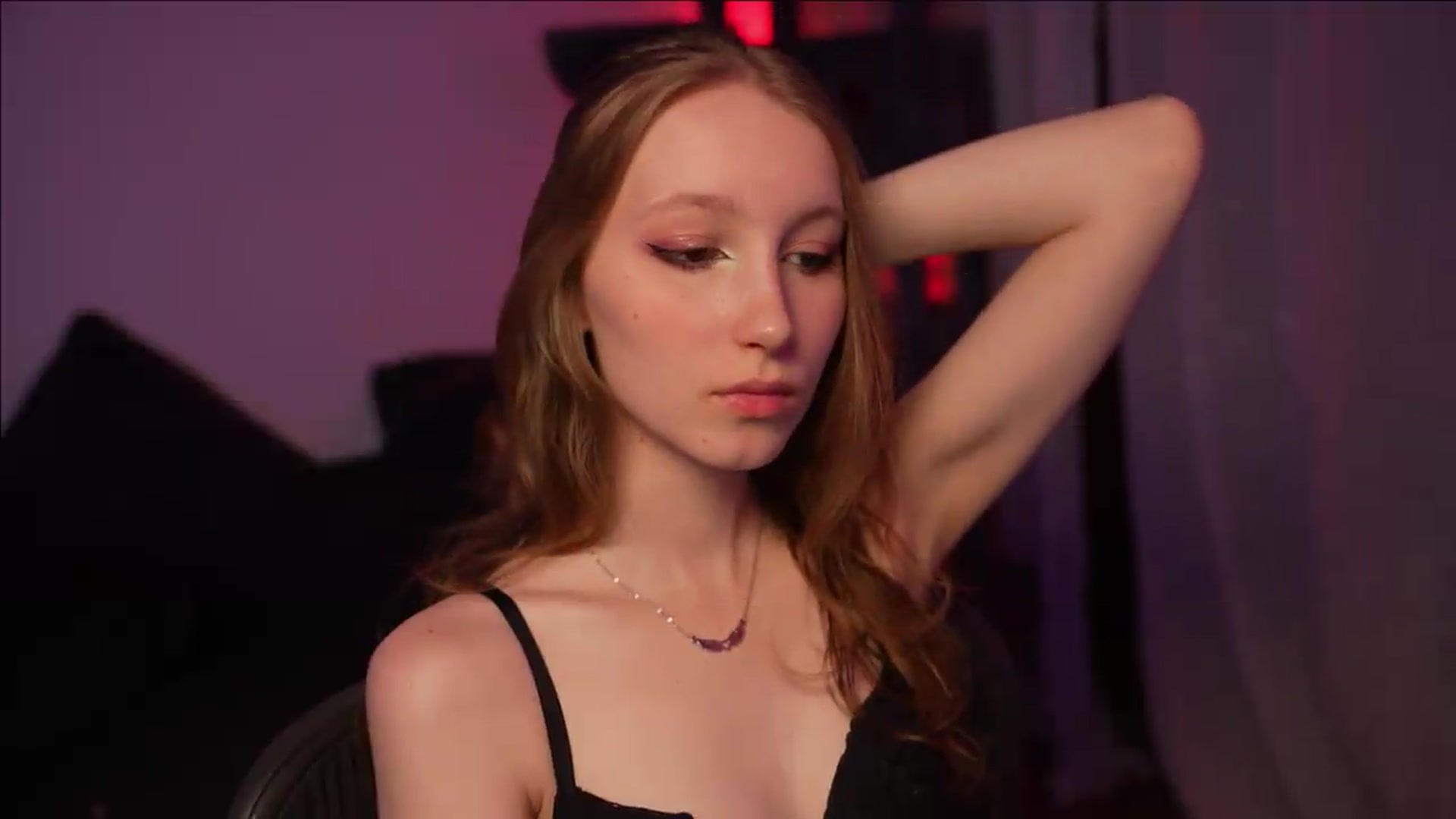 Gallery image thumbnail from Sw33t_g1rl's myfreecams stream on, 08/28/2026, 19:43 image 3 of 20