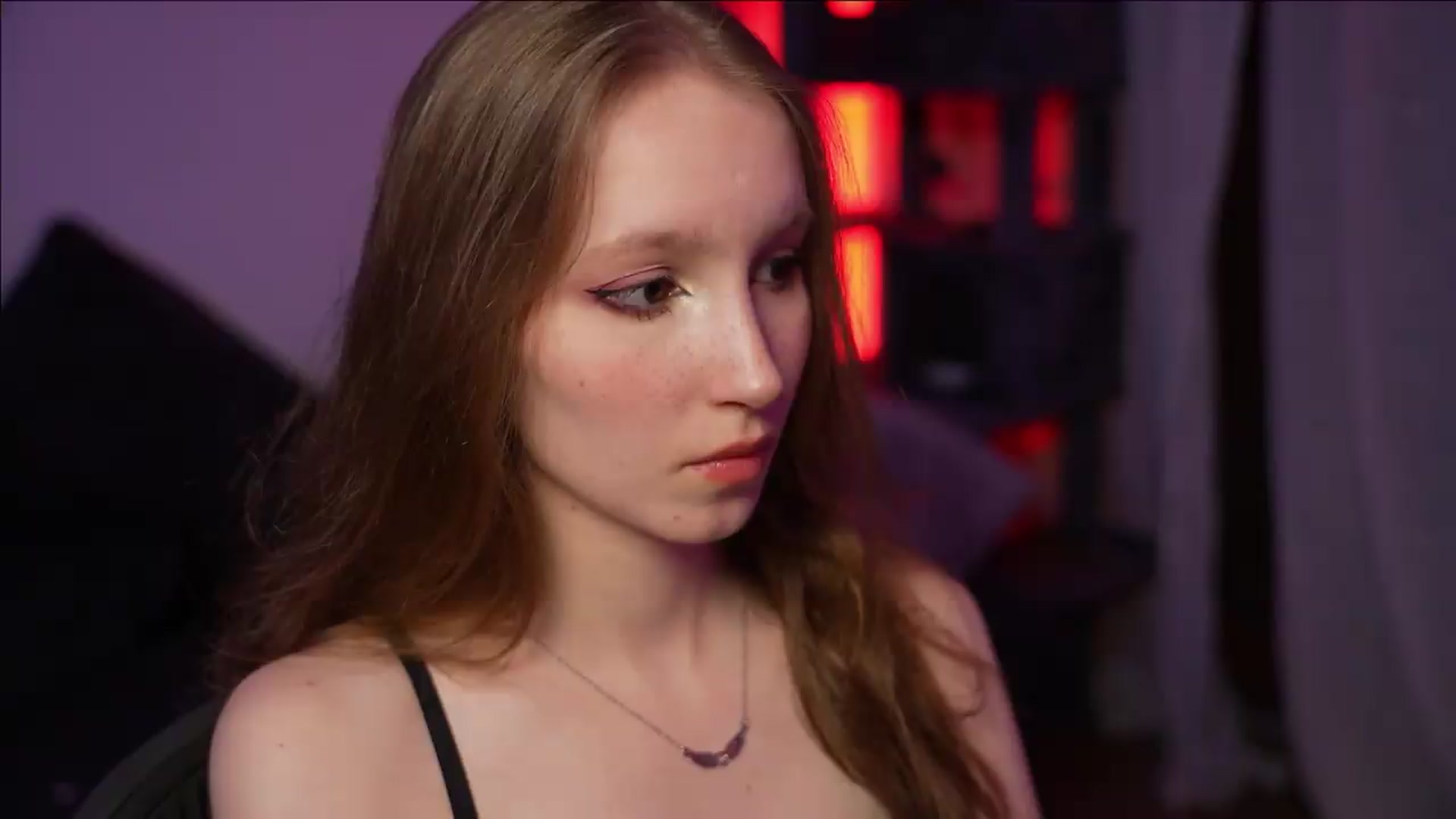 Gallery image thumbnail from Sw33t_g1rl's myfreecams stream on, 08/28/2026, 19:43 image 14 of 20