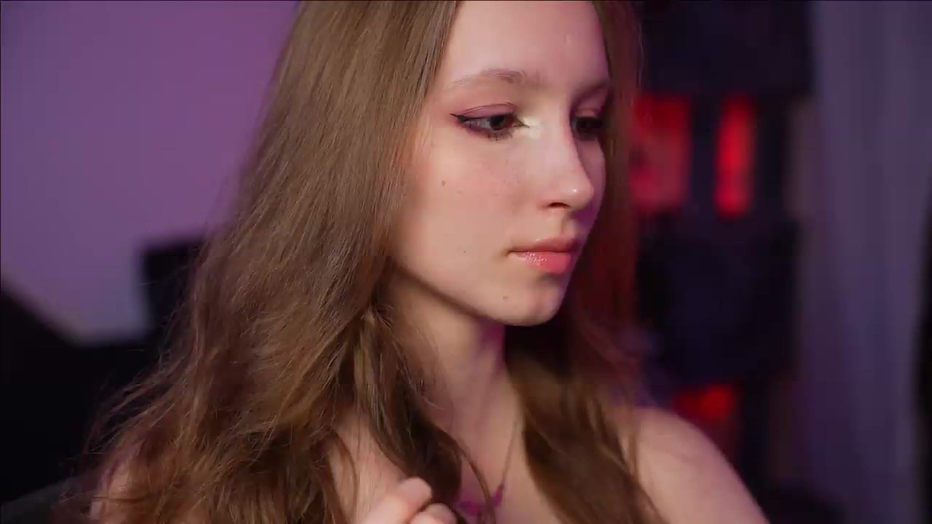 Gallery image thumbnail from Sw33t_g1rl's myfreecams stream on, 08/28/2026, 21:17 image 14 of 20