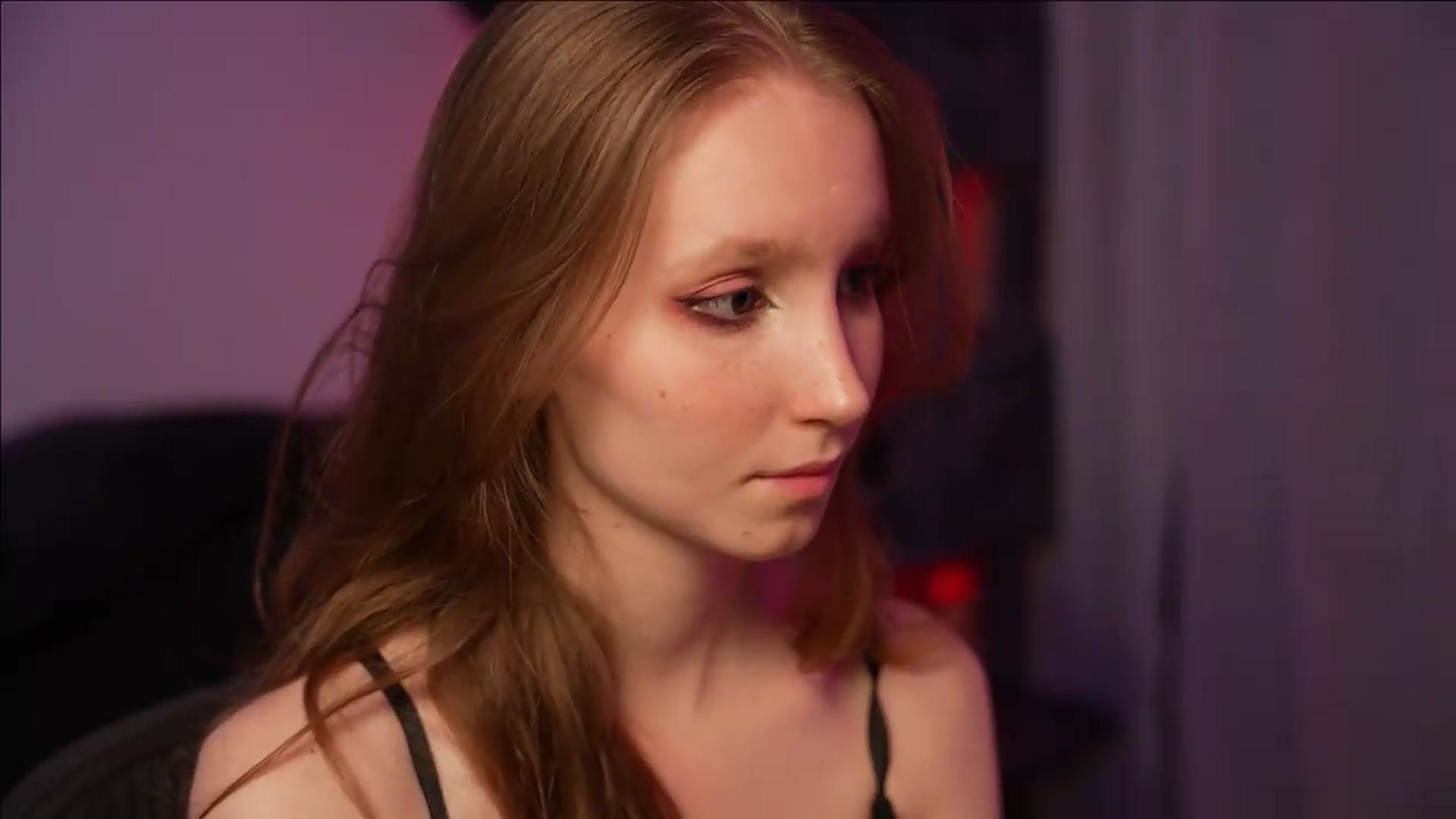 Gallery image thumbnail from Sw33t_g1rl's myfreecams stream on, 08/30/2026, 03:15 image 5 of 20