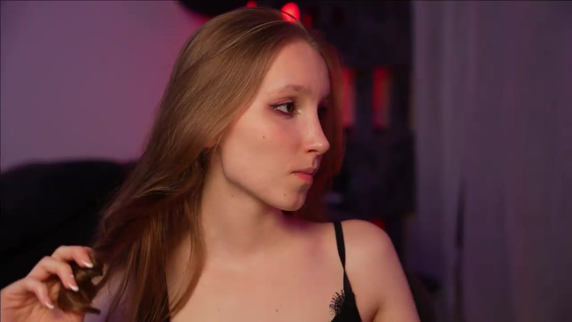 Gallery image thumbnail from Sw33t_g1rl's myfreecams stream on, 08/30/2026, 03:15 image 6 of 20