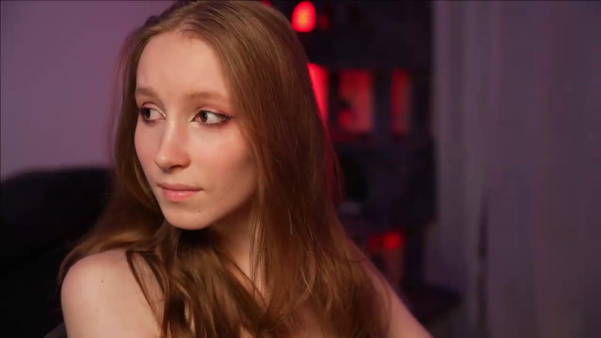 Gallery image thumbnail from Sw33t_g1rl's myfreecams stream on, 08/30/2026, 03:15 image 16 of 20