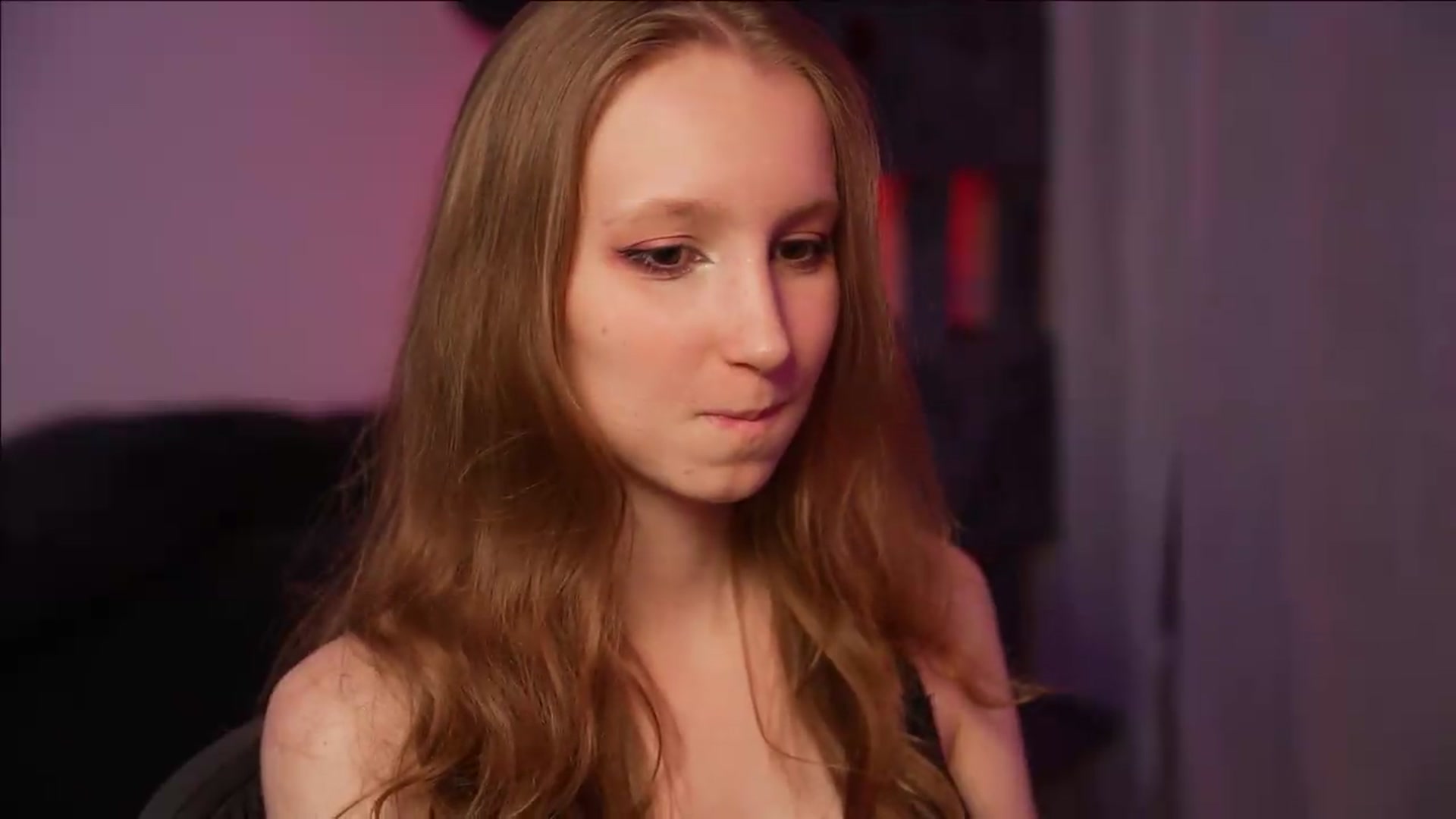 Gallery image thumbnail from Sw33t_g1rl's myfreecams stream on, 08/30/2026, 03:15 image 11 of 20