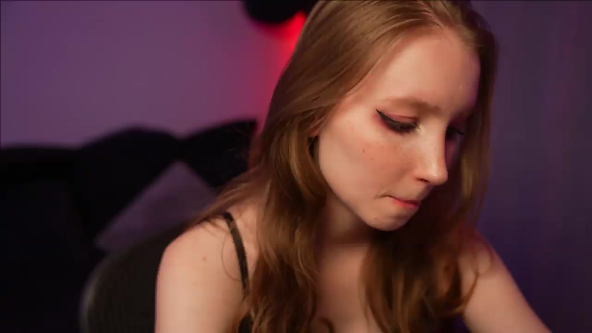 Gallery image thumbnail from Sw33t_g1rl's myfreecams stream on, 08/30/2026, 19:17 image 8 of 20