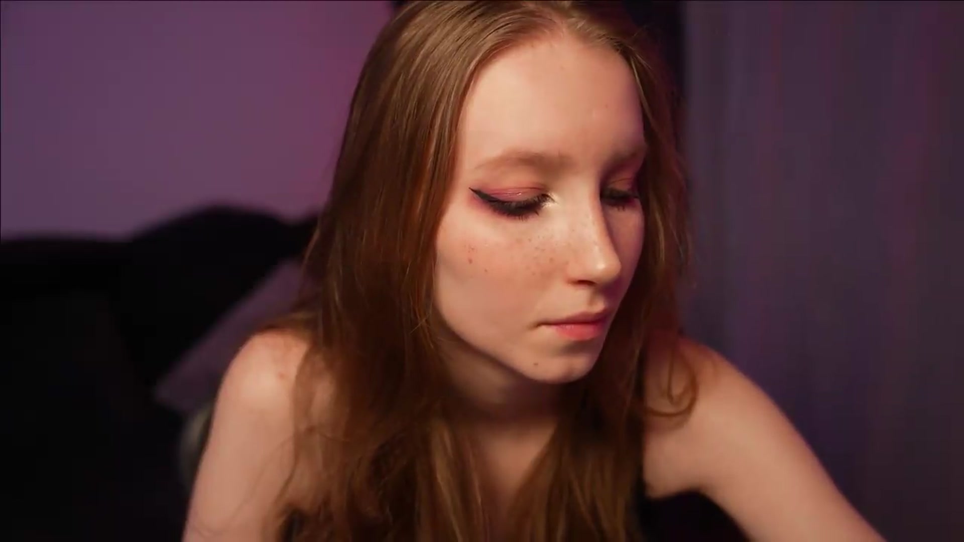 Gallery image thumbnail from Sw33t_g1rl's myfreecams stream on, 08/30/2026, 19:17 image 19 of 20