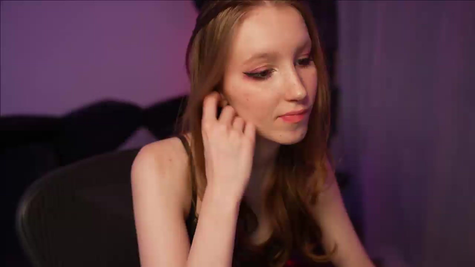 Gallery image thumbnail from Sw33t_g1rl's myfreecams stream on, 08/30/2026, 19:17 image 9 of 20