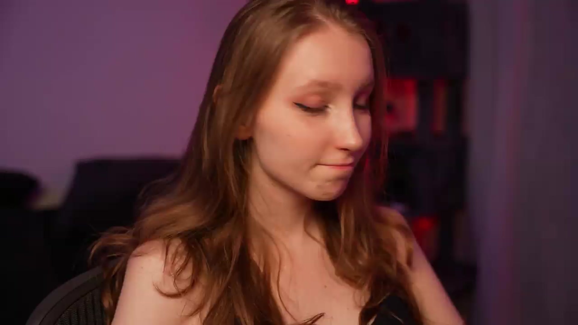 Gallery image thumbnail from Sw33t_g1rl's myfreecams stream on, 08/31/2026, 21:47 image 11 of 20