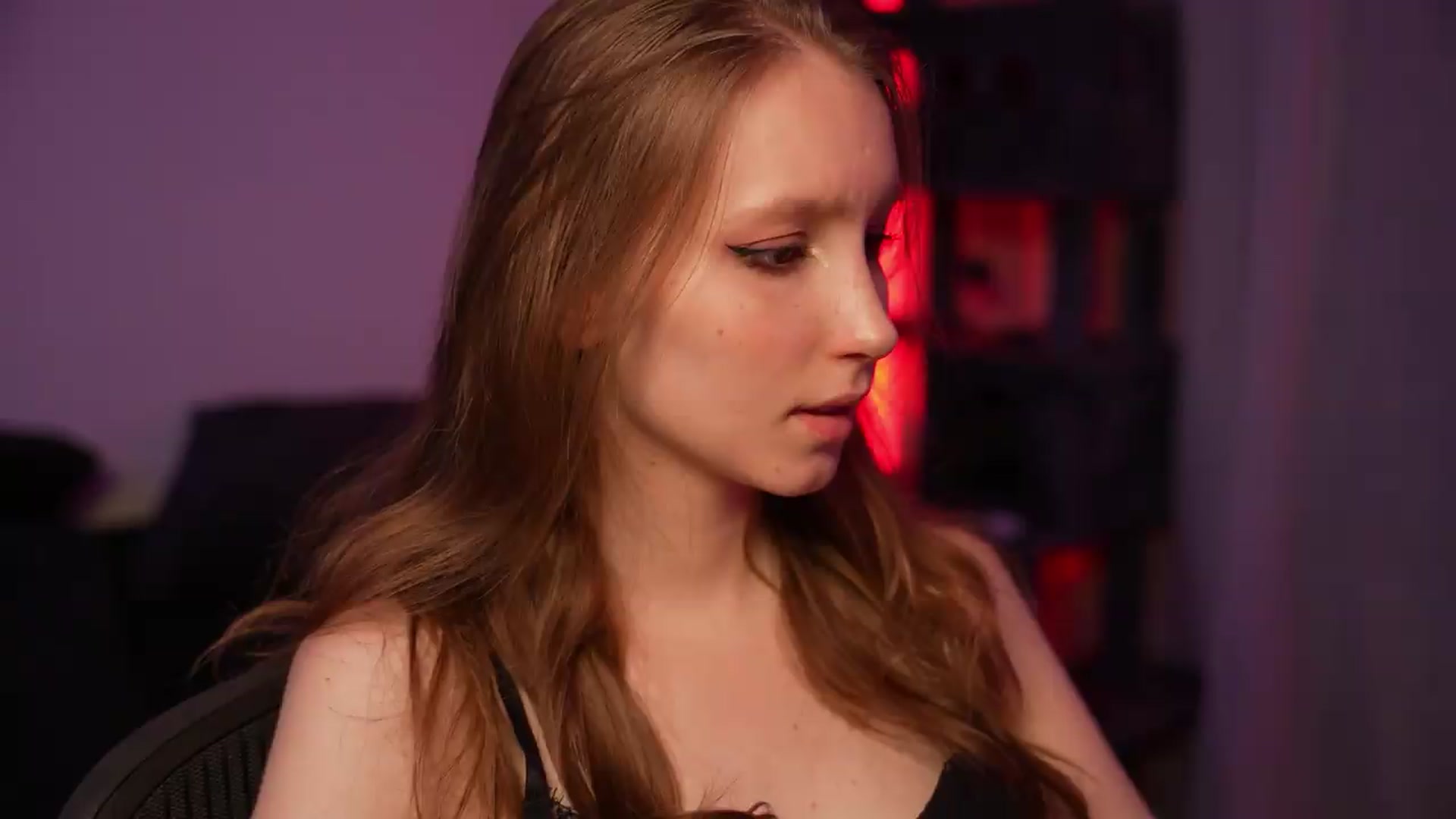 Gallery image thumbnail from Sw33t_g1rl's myfreecams stream on, 08/31/2026, 21:47 image 9 of 20