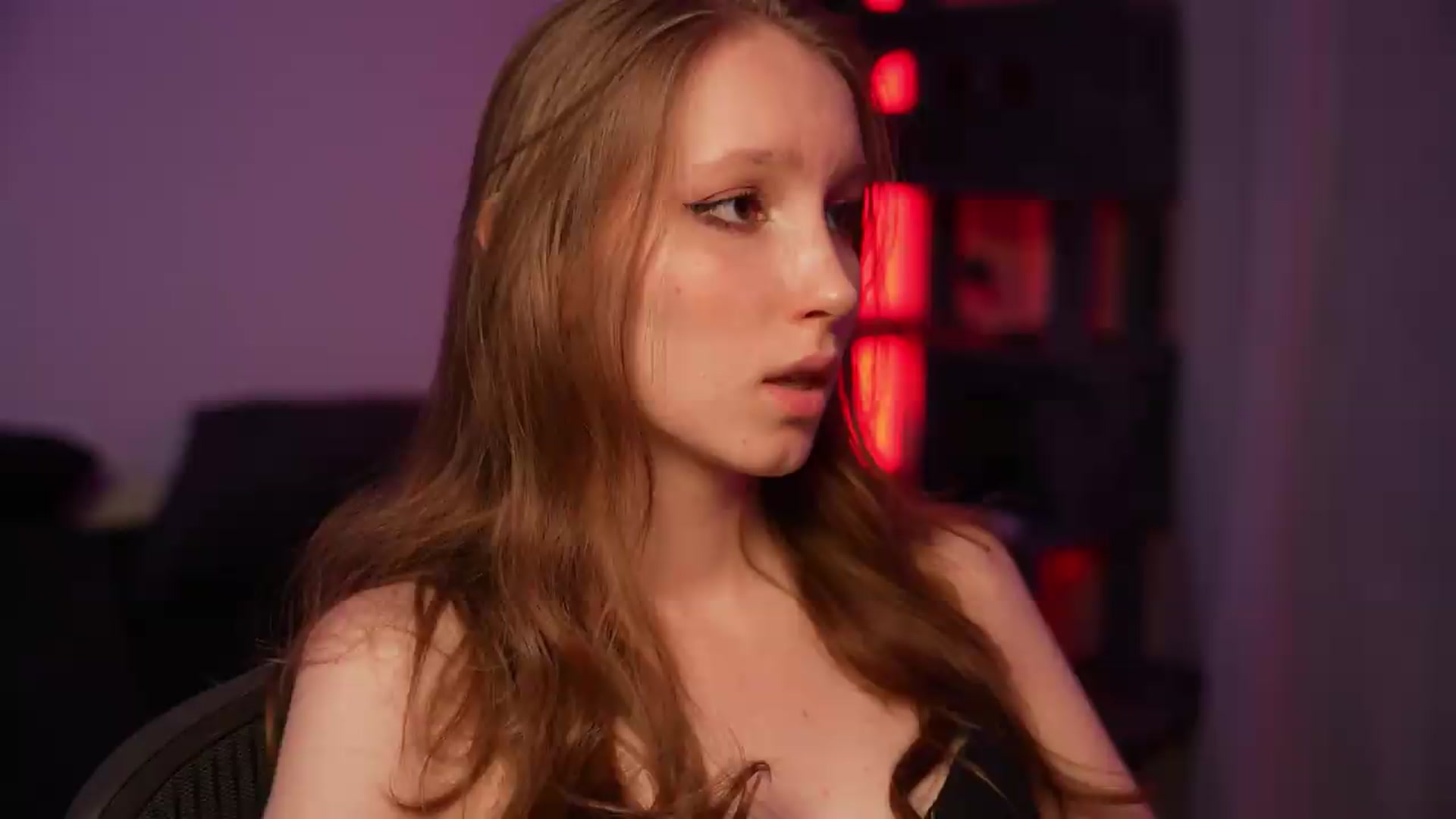 Gallery image thumbnail from Sw33t_g1rl's myfreecams stream on, 08/31/2026, 21:47 image 10 of 20