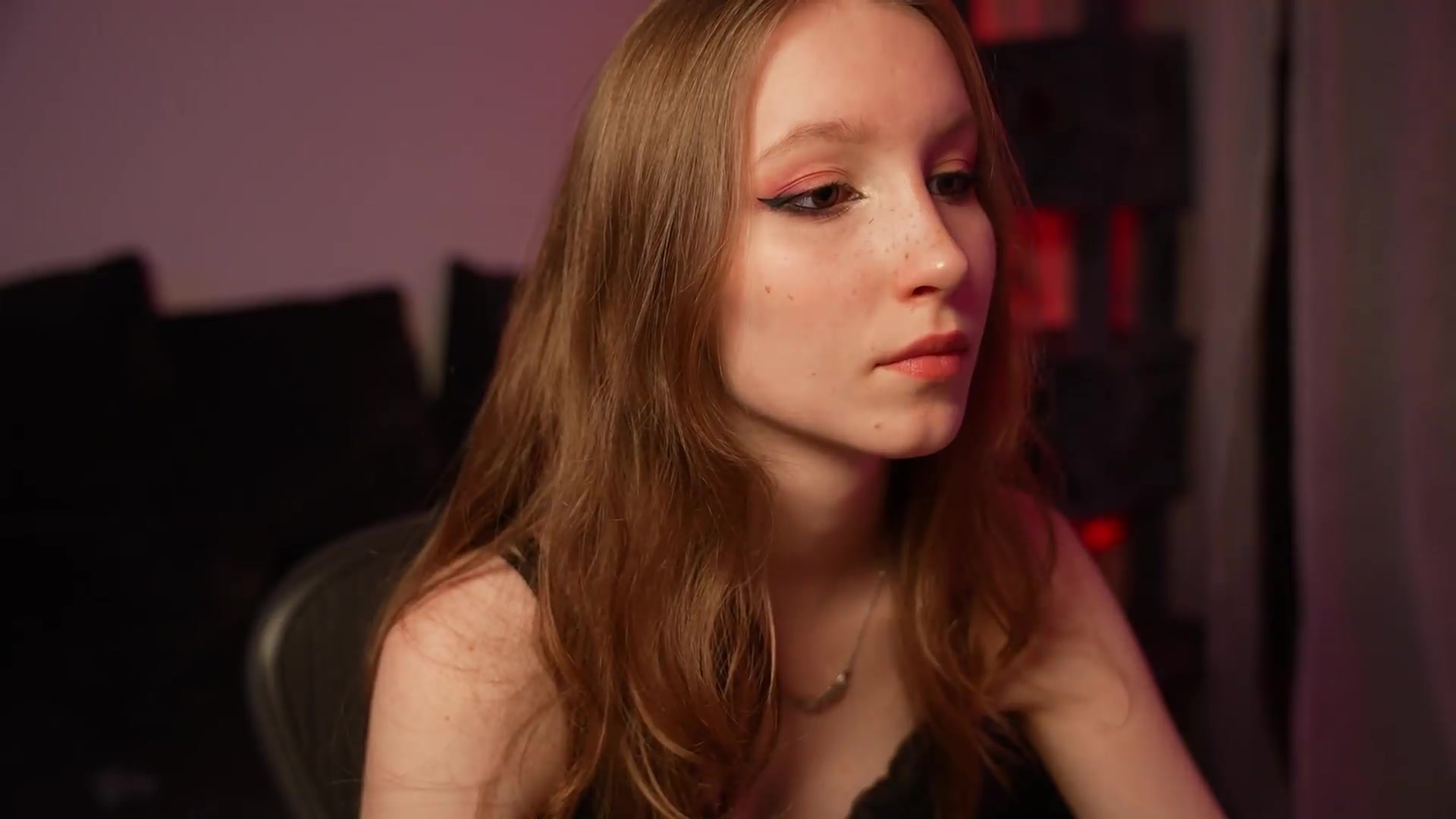 Gallery image thumbnail from Sw33t_g1rl's myfreecams stream on, 09/02/2026, 20:19 image 19 of 20
