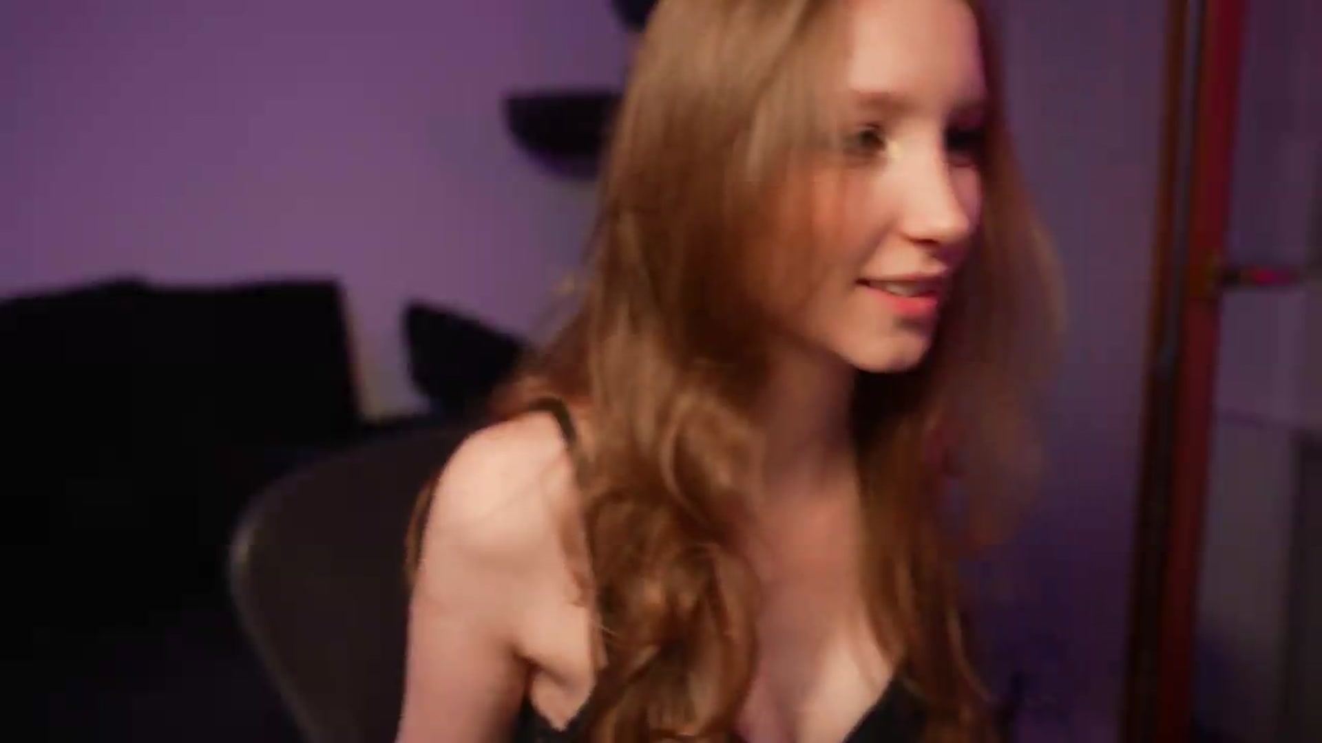 Gallery image thumbnail from Sw33t_g1rl's myfreecams stream on, 09/05/2026, 19:27 image 17 of 20