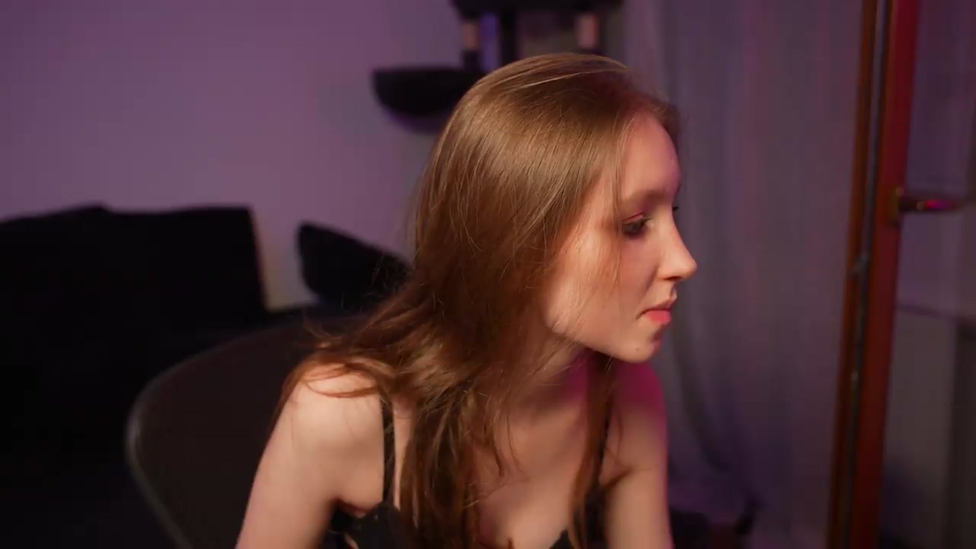 Gallery image thumbnail from Sw33t_g1rl's myfreecams stream on, 09/05/2026, 19:27 image 11 of 20