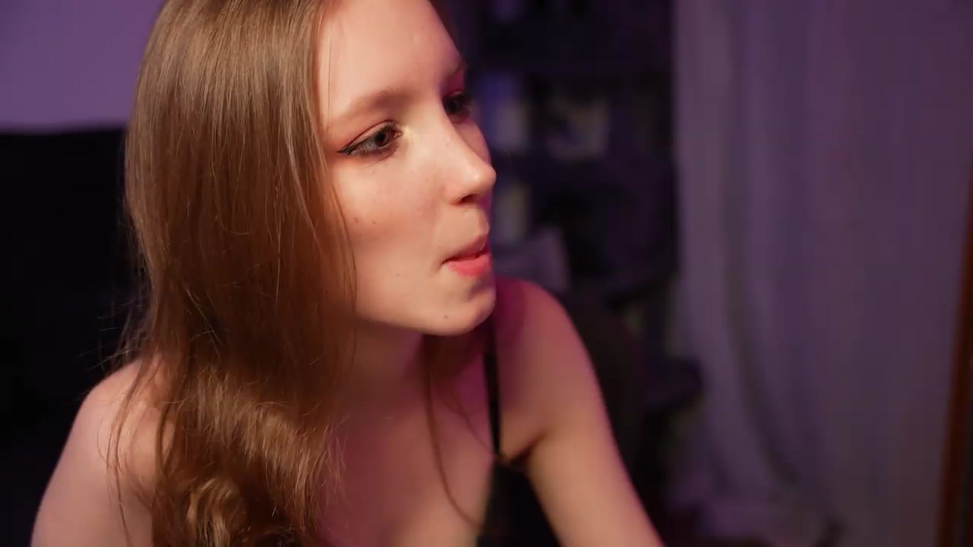 Gallery image thumbnail from Sw33t_g1rl's myfreecams stream on, 09/05/2026, 19:27 image 8 of 20