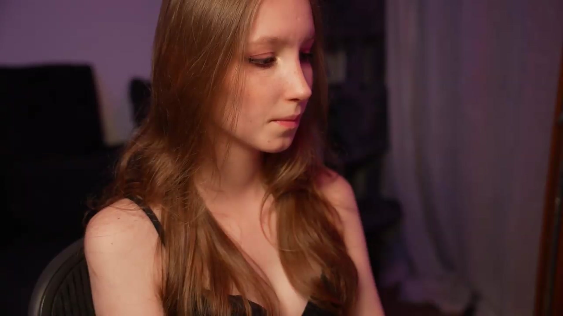 Gallery image thumbnail from Sw33t_g1rl's myfreecams stream on, 09/05/2026, 19:27 image 4 of 20