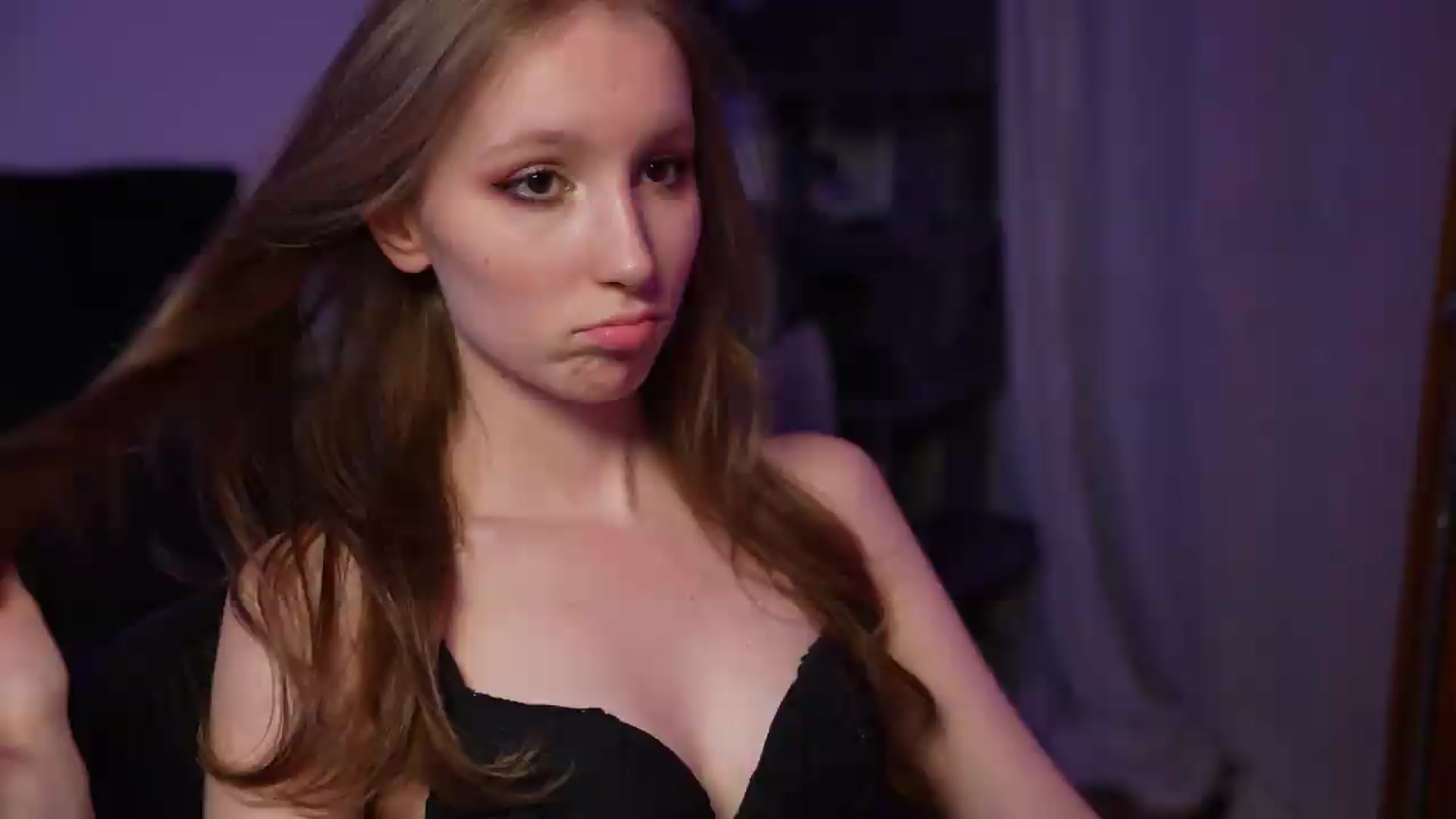 Gallery image thumbnail from Sw33t_g1rl's myfreecams stream on, 09/05/2026, 19:27 image 1 of 20