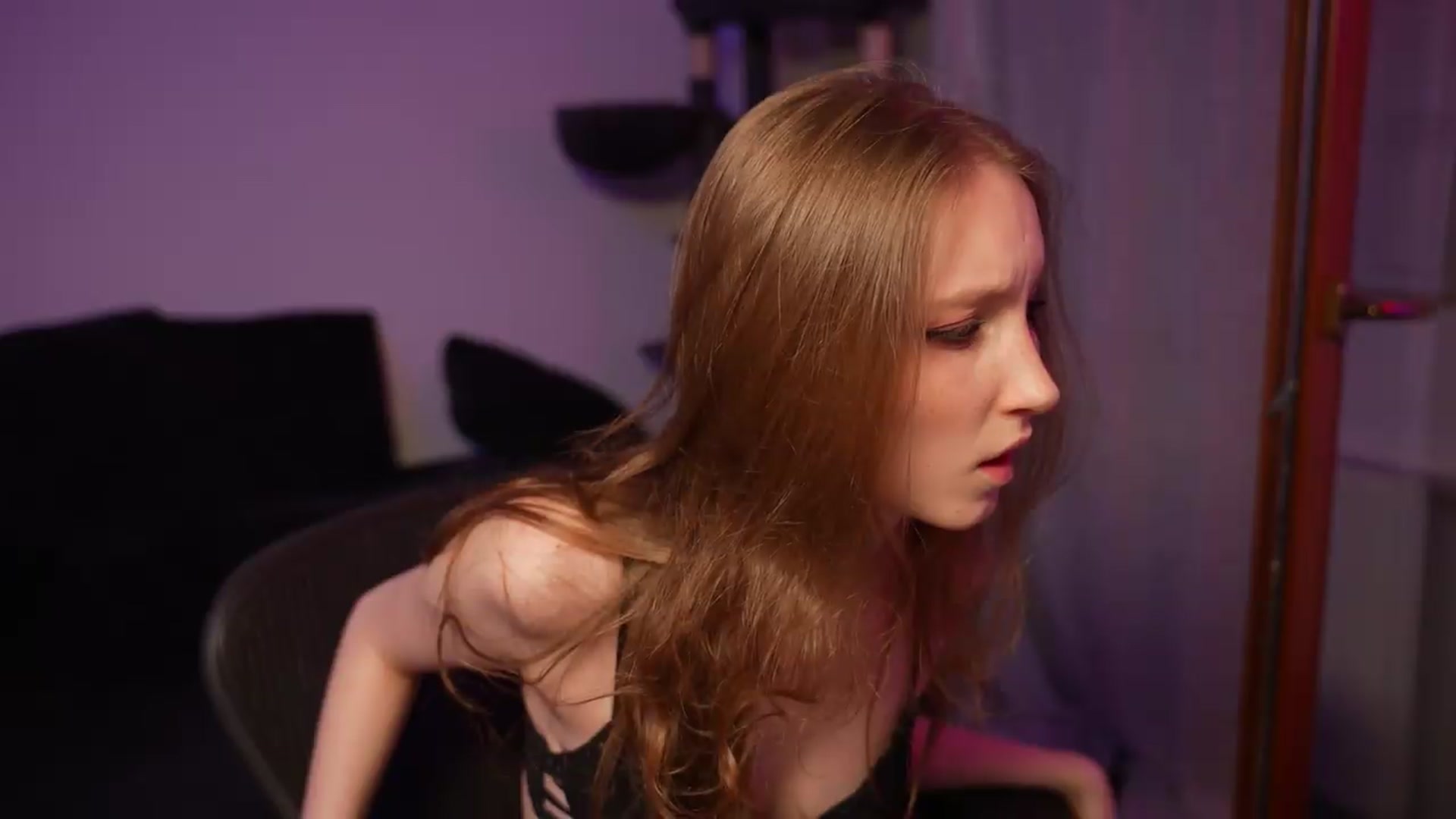 Gallery image thumbnail from Sw33t_g1rl's myfreecams stream on, 09/05/2026, 19:27 image 10 of 20
