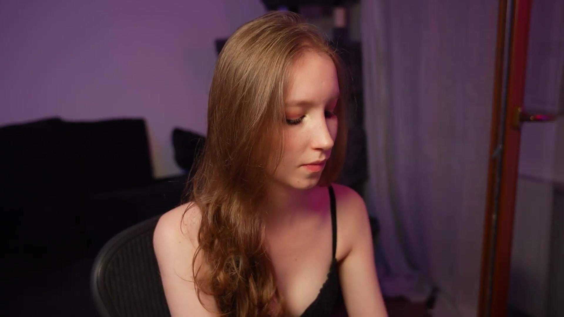 Gallery image thumbnail from Sw33t_g1rl's myfreecams stream on, 09/05/2026, 19:54 image 16 of 20