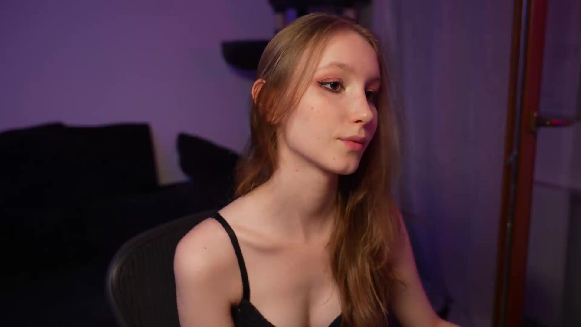 Gallery image thumbnail from Sw33t_g1rl's myfreecams stream on, 09/05/2026, 19:54 image 10 of 20