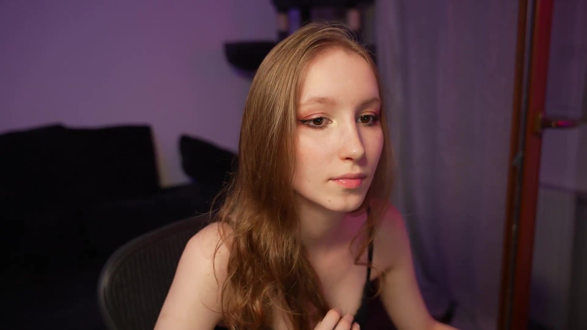 Gallery image thumbnail from Sw33t_g1rl's myfreecams stream on, 09/05/2026, 19:54 image 17 of 20