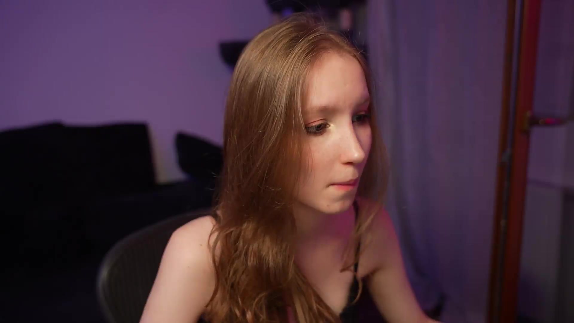 Gallery image thumbnail from Sw33t_g1rl's myfreecams stream on, 09/05/2026, 19:54 image 18 of 20