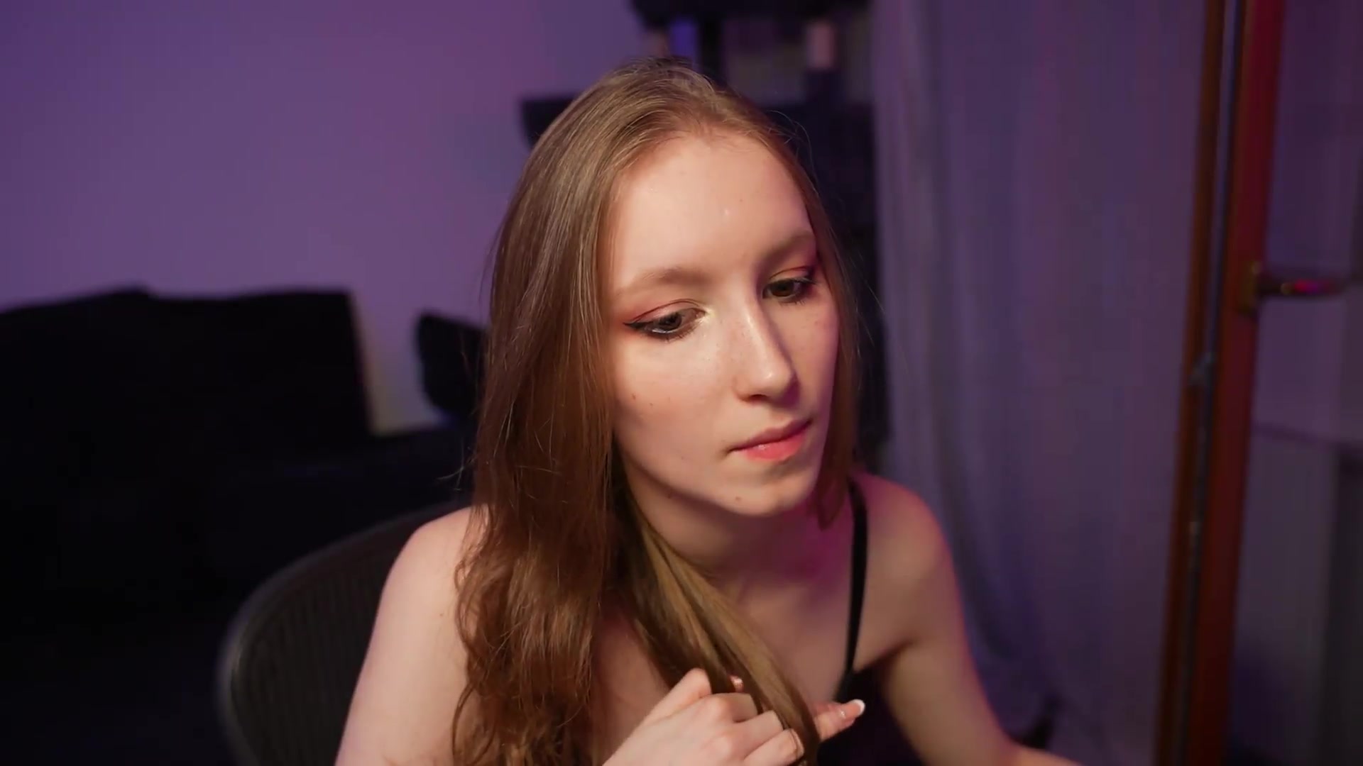 Gallery image thumbnail from Sw33t_g1rl's myfreecams stream on, 09/05/2026, 19:54 image 15 of 20