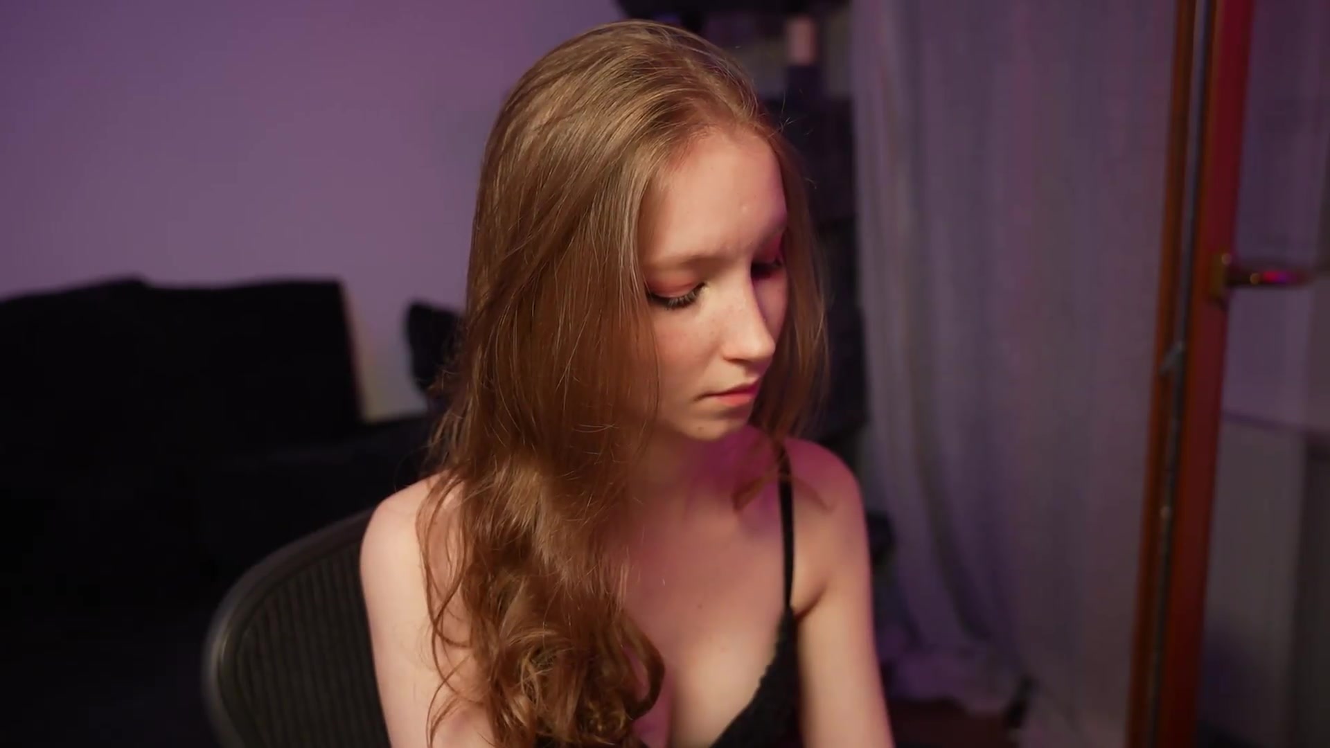 Gallery image thumbnail from Sw33t_g1rl's myfreecams stream on, 09/05/2026, 19:54 image 13 of 20