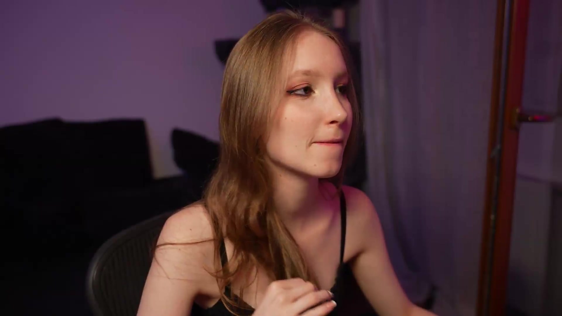 Gallery image thumbnail from Sw33t_g1rl's myfreecams stream on, 09/05/2026, 19:54 image 8 of 20