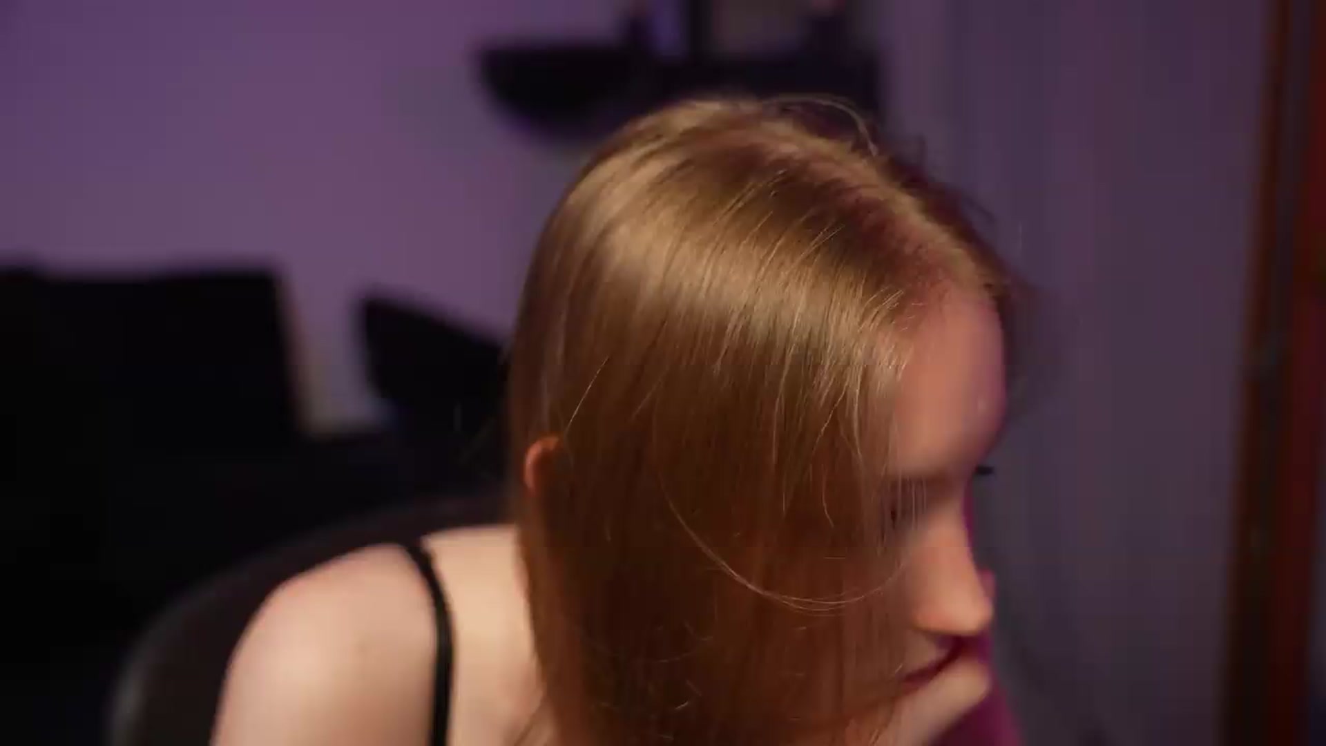 Gallery image thumbnail from Sw33t_g1rl's myfreecams stream on, 09/05/2026, 20:46 image 4 of 20